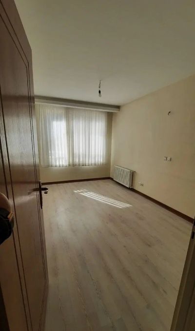 آپارتمان 138 متری سه خوابه در کوچه مشکی همدان