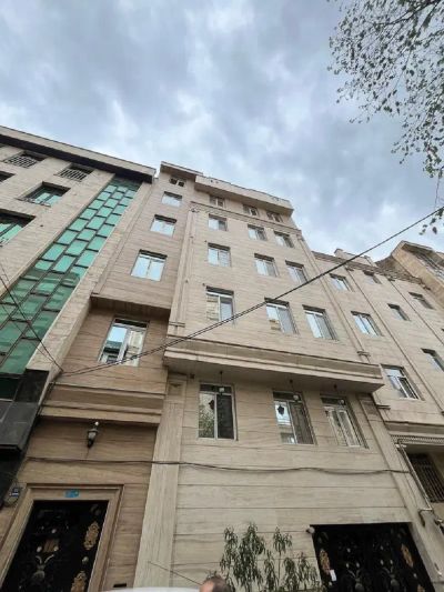 کلنگی 250 متری در آسمان تهران