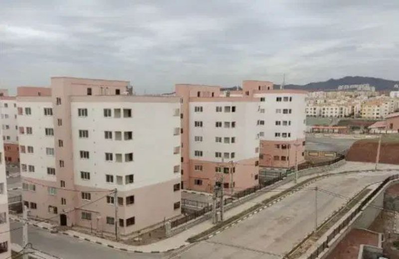 آپارتمان 82 متری دو خوابه در فاز 2 پرند14327235304