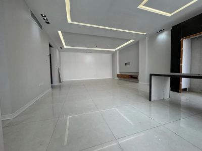 آپارتمان 104 متری دو خوابه در صادقیه تهران