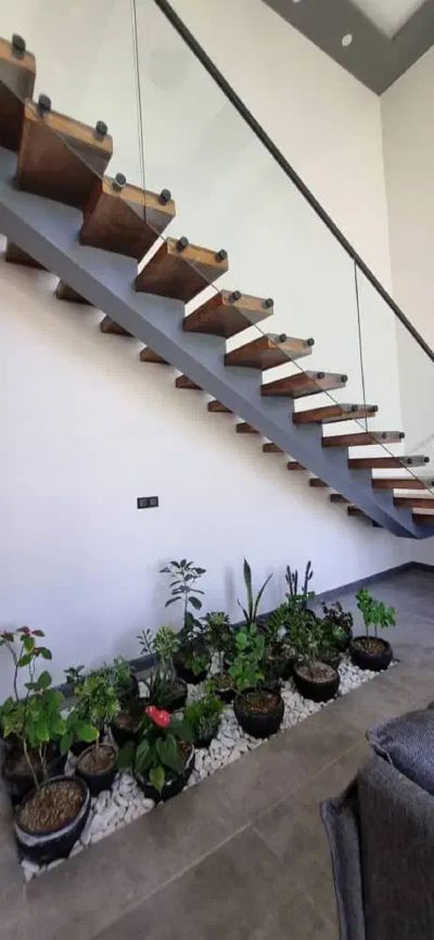 ویلا 1000 متری سه خوابه در شهرک زعفرانیه کرج