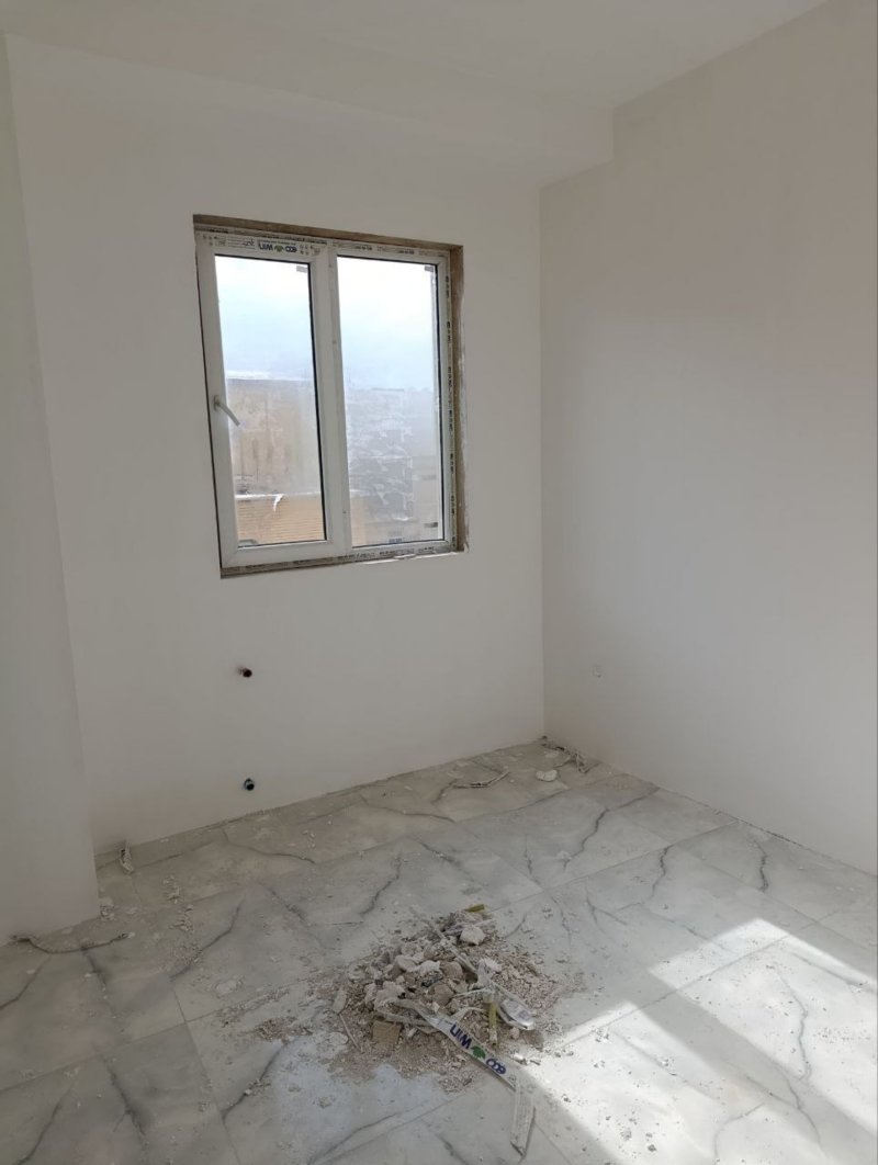 آپارتمان 120 متری دو خوابه در خیابان سعدی ملایر14351835714