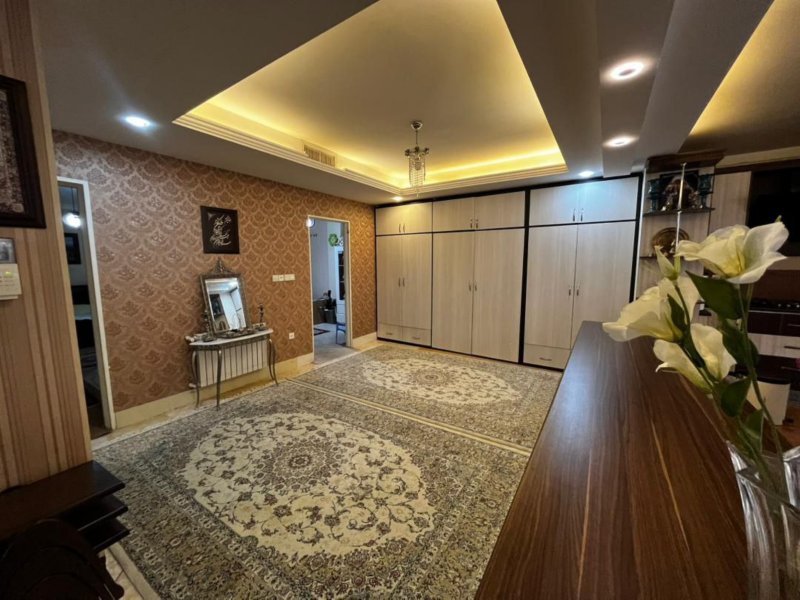 آپارتمان 143 متری سه خوابه در خیابان سعدی ملایر14352235733