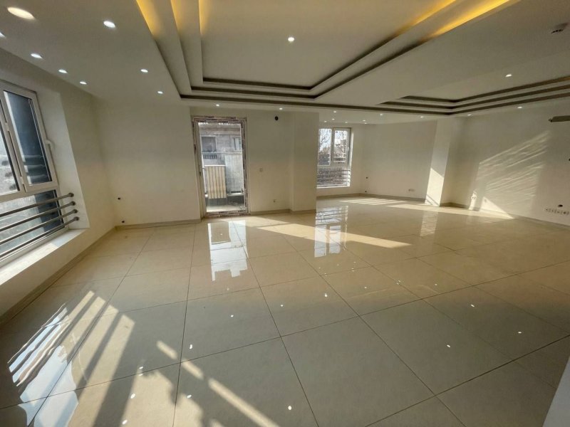 آپارتمان 120 متری دو خوابه در خیابان شهید رجایی ملایر14352335736