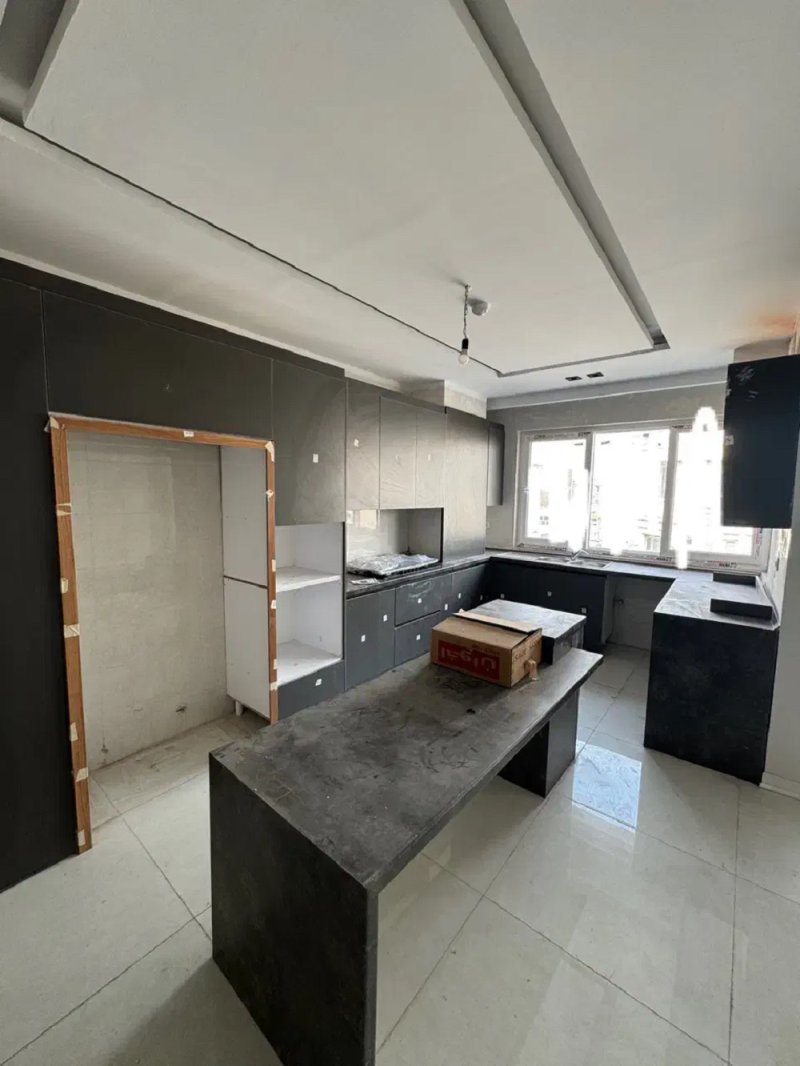 آپارتمان 104 متری دو خوابه در صادقیه تهران14353935785