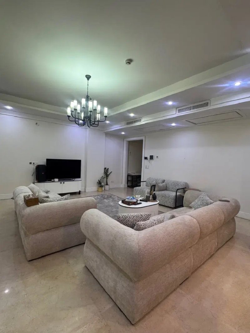 آپارتمان 135 متری سه خوابه در سعادت آباد تهران14369136124