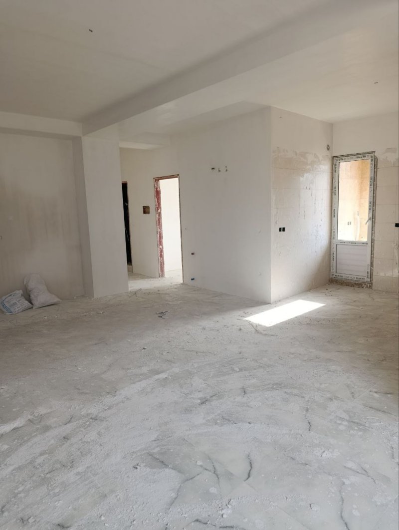 آپارتمان 120 متری دو خوابه در خیابان سعدی ملایر14351835715
