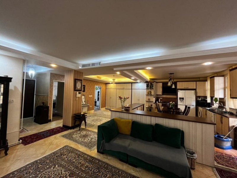 آپارتمان 143 متری سه خوابه در خیابان سعدی ملایر14352235731