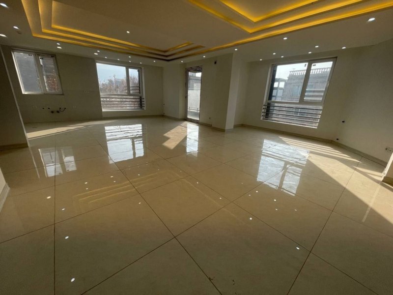آپارتمان 120 متری دو خوابه در خیابان شهید رجایی ملایر14352335737