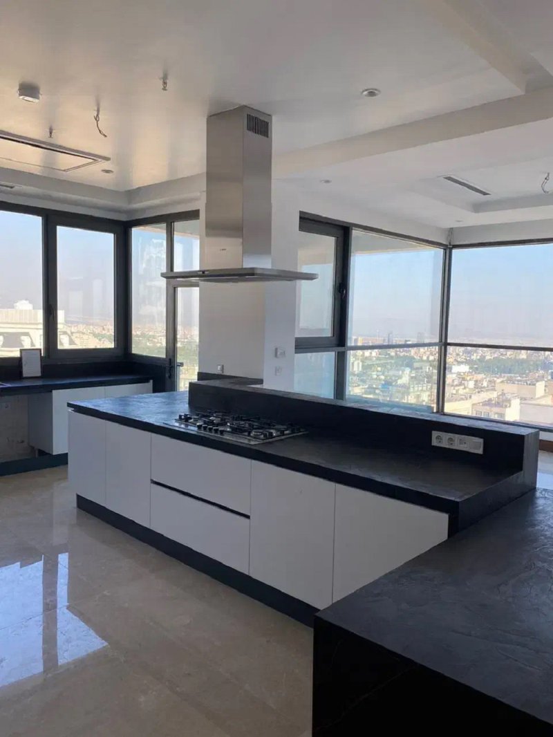 آپارتمان 300 متری چهارخوابه در سعادت آباد تهران14370036147