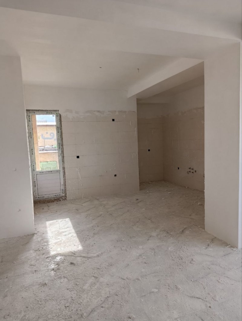 آپارتمان 120 متری دو خوابه در خیابان سعدی ملایر14351835716