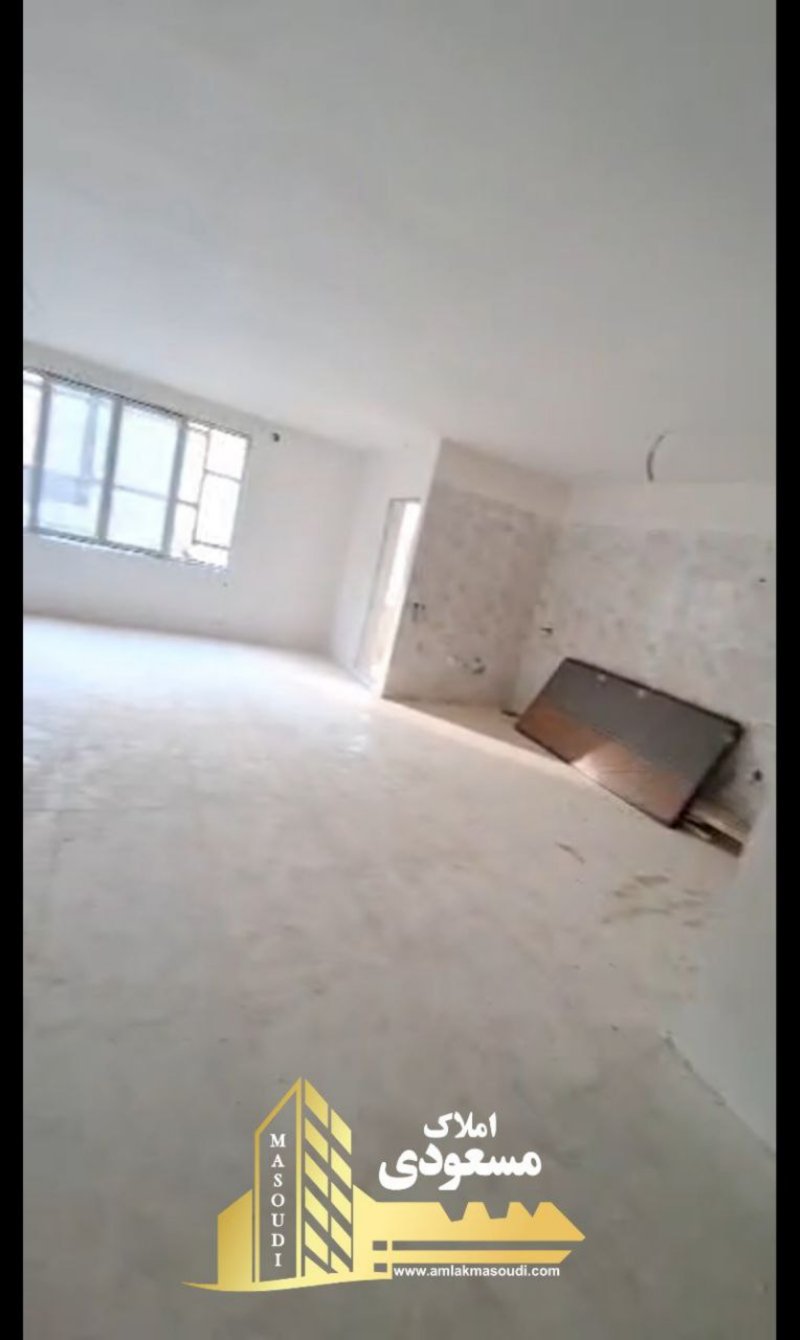 تجاری 100 متری دو خوابه در خیابان تعاون شهریار14372836202