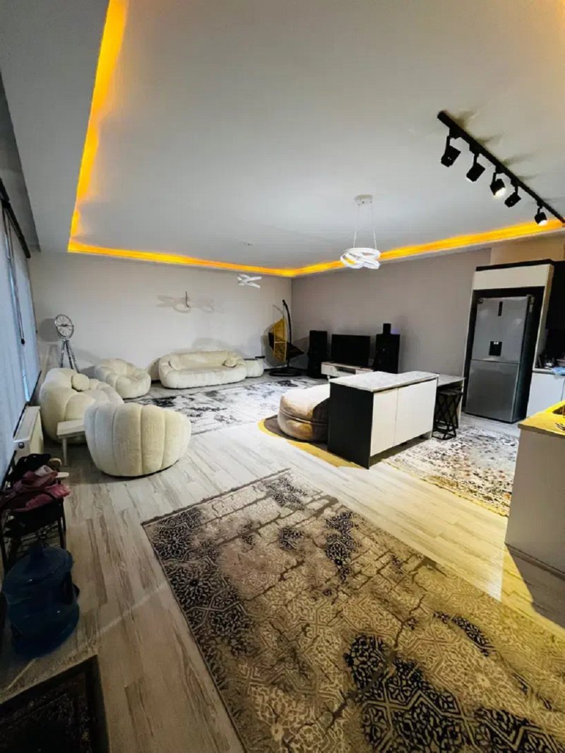 ویلا 130 متری دو خوابه در بازار تهران تهران14380436261