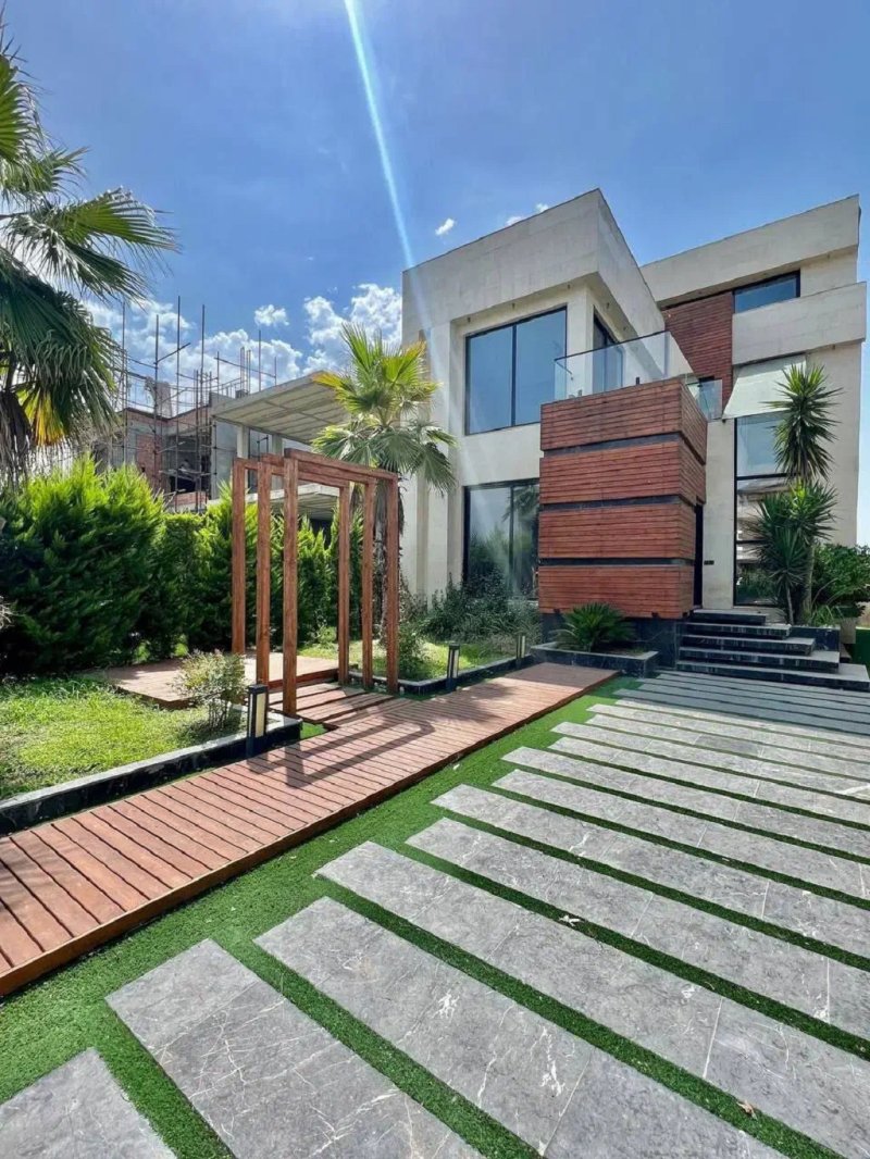 ویلا 347 متری سه خوابه در چالوس14388736442