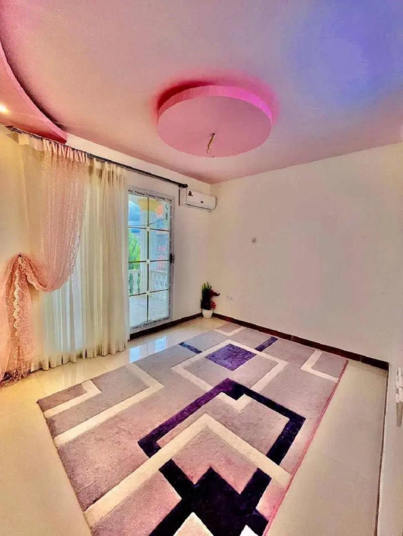 ویلا 365 متری سه خوابه در چالوس14388036436