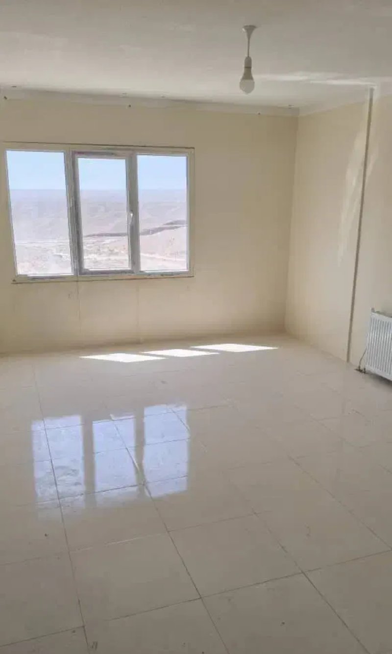 آپارتمان 75 متری دو خوابه در فاز 6 پرند14415736741