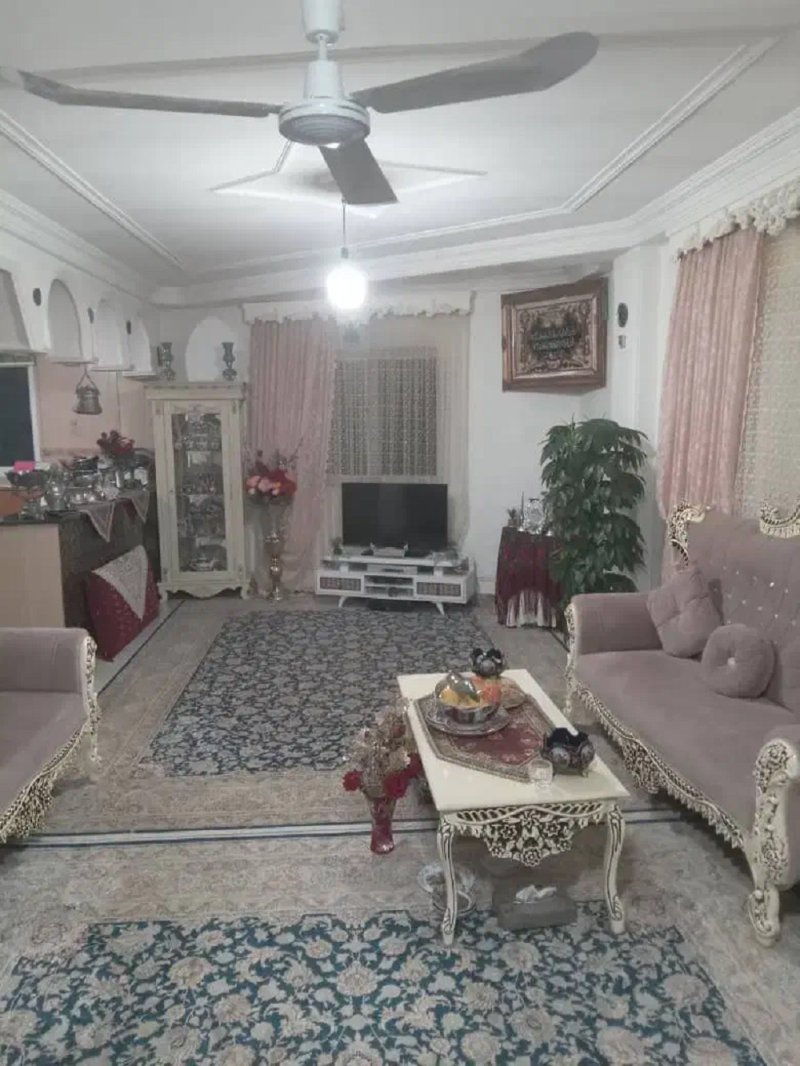 خانه 100 متری دو خوابه در بلوار امام رضا ساری14440736946