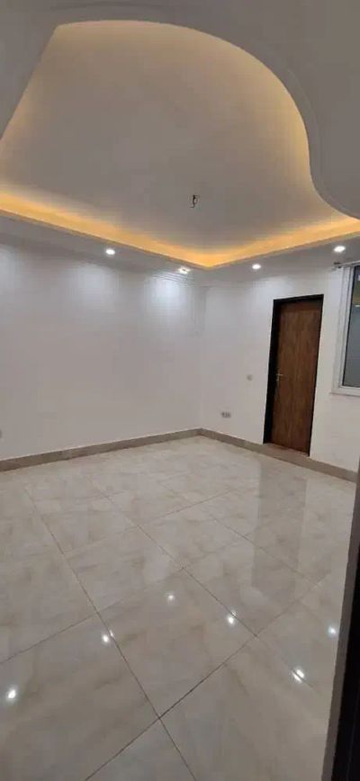 اداری 160 متری چهارخوابه در جاده فرح آباد ساری