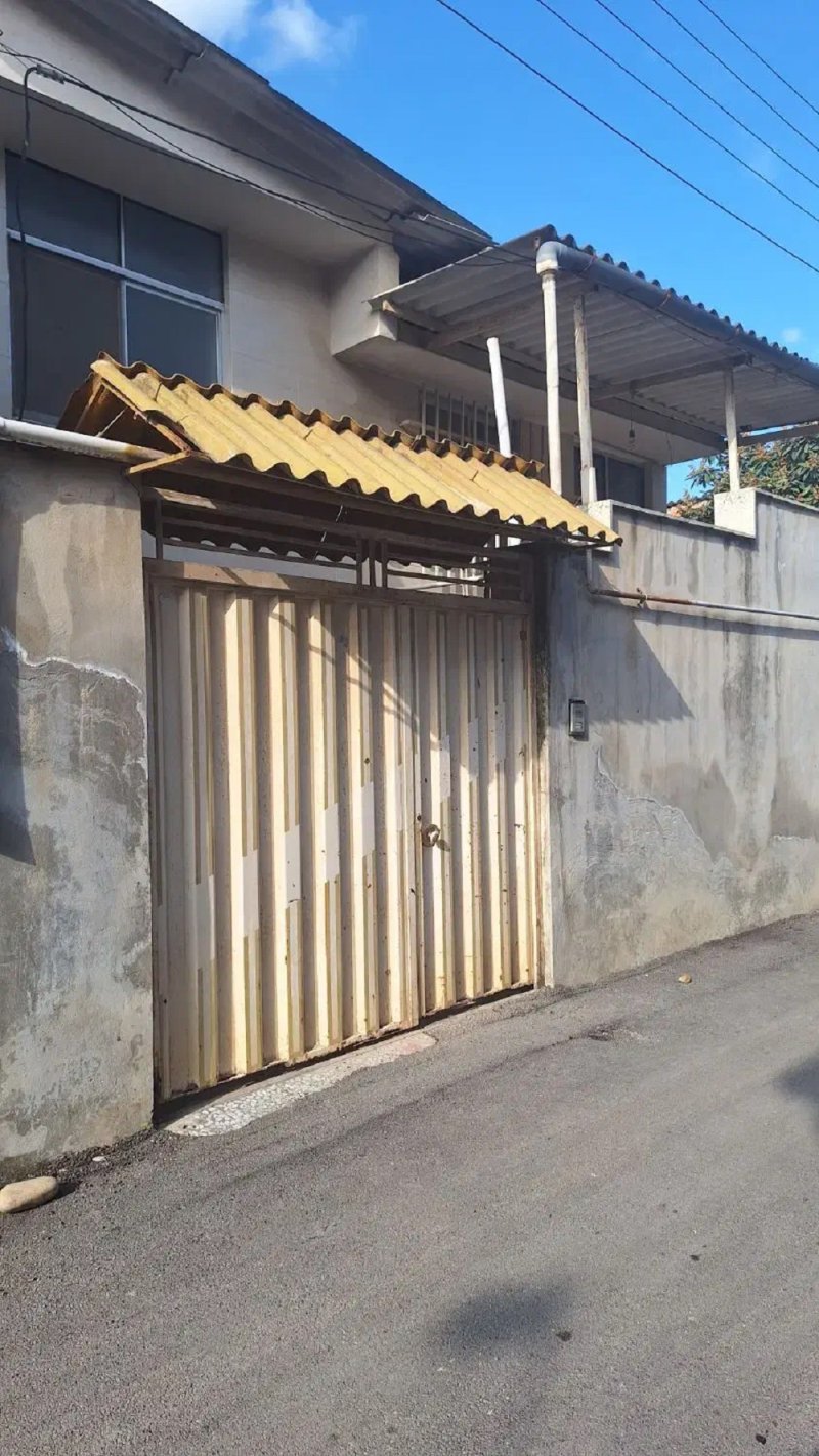 خانه 100 متری دو خوابه در بلوار امام رضا ساری14442737010