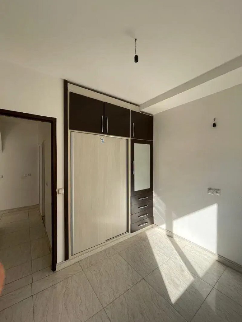 خانه 100 متری دو خوابه در بلوار امام رضا ساری14442737011