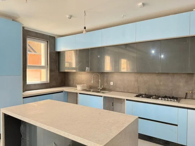 آپارتمان 170 متری سه خوابه در شهرک اکباتان تهران14459037204