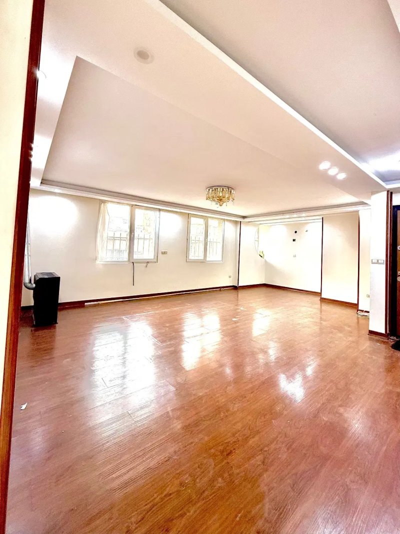 آپارتمان 104 متری دو خوابه در اسکندری تهران14455237141