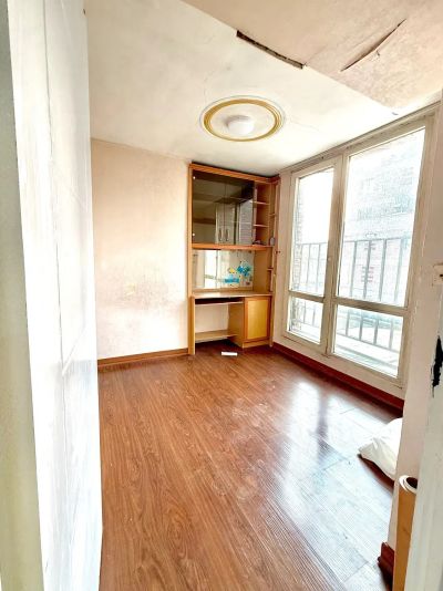 آپارتمان 104 متری دو خوابه در اسکندری تهران