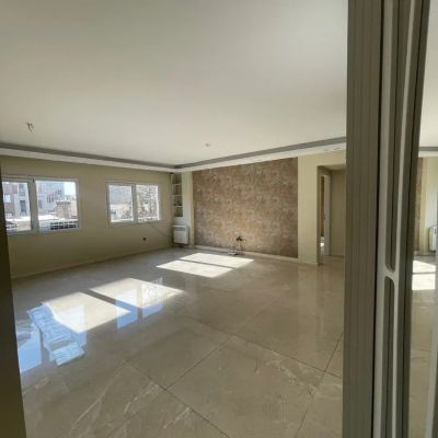 آپارتمان 110 متری دو خوابه در میدان کاج تهران