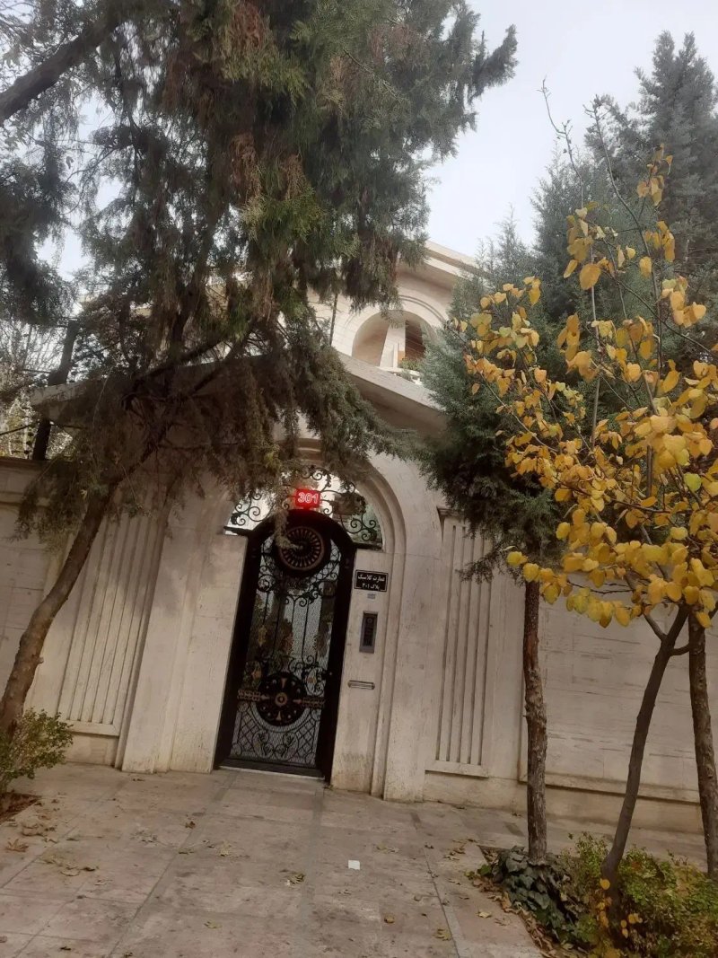 آپارتمان 211 متری سه خوابه در مهرشهر کرج14474437315