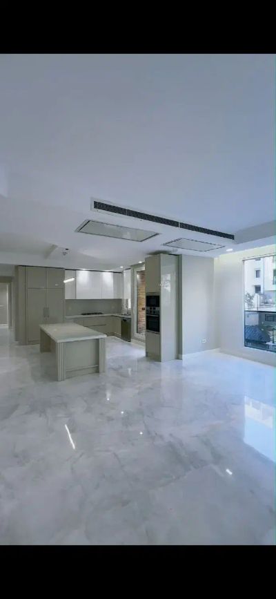 آپارتمان 210 متری سه خوابه در سعادت آباد تهران