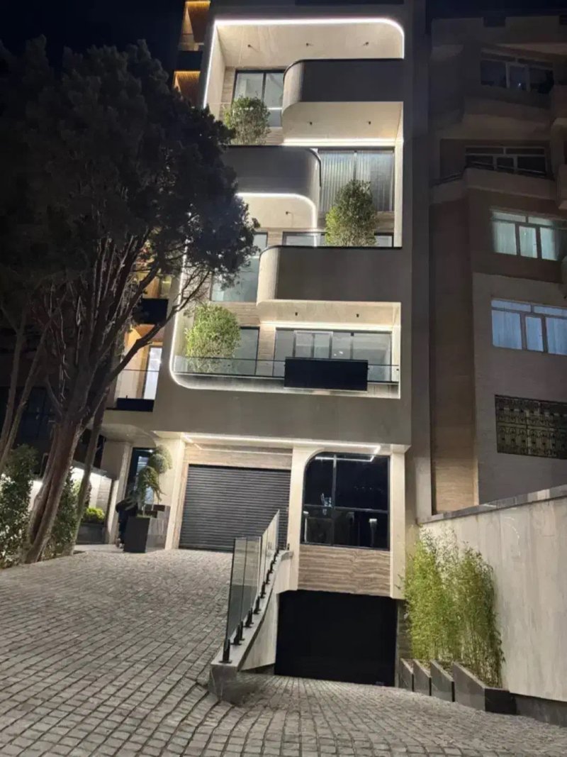 آپارتمان 200 متری سه خوابه در فاز 1 گوهردشت14483337434