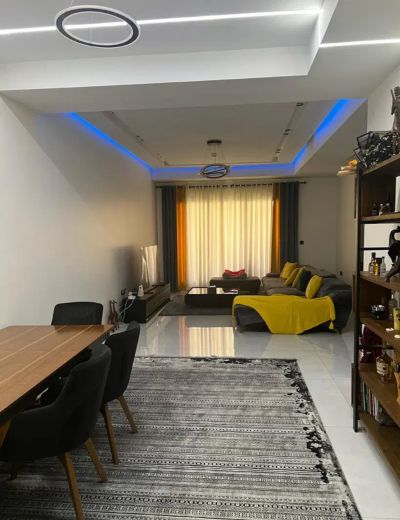 آپارتمان 101 متری دو خوابه در کوی زنبق کرج