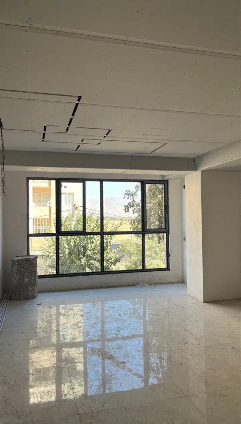 آپارتمان 98 متری دو خوابه در کوی زنبق کرج14484737456