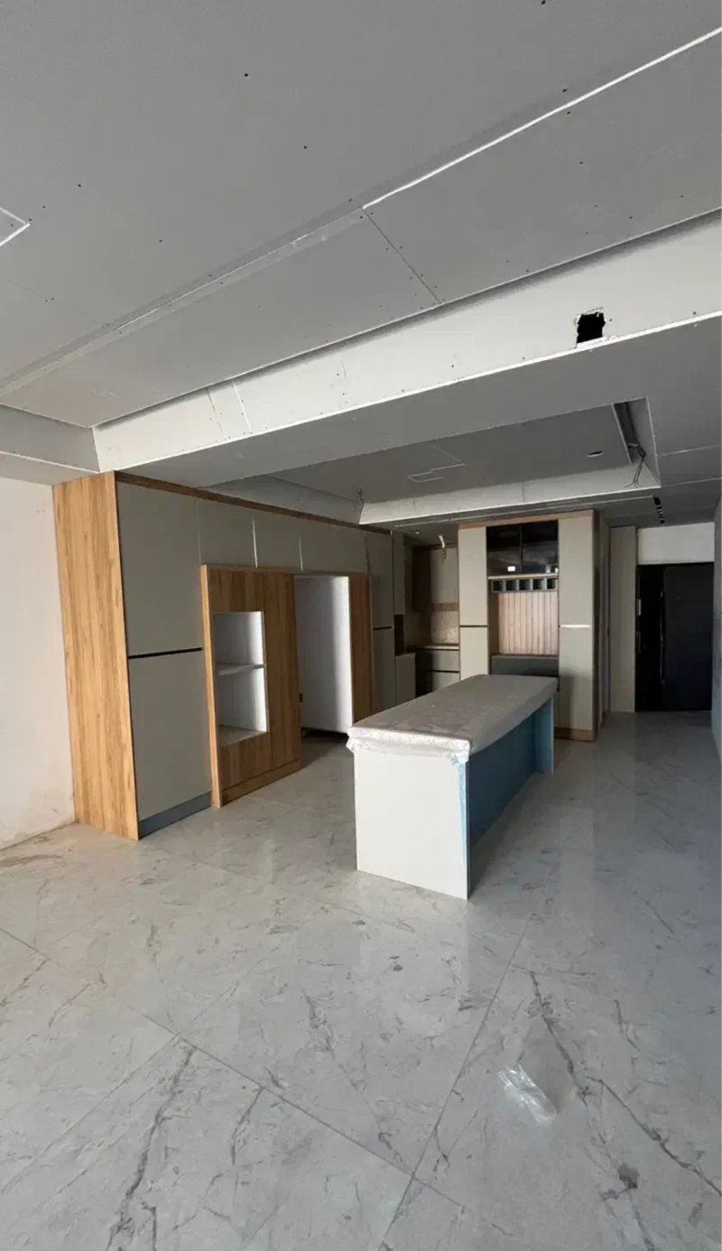 آپارتمان 98 متری دو خوابه در کوی زنبق کرج14484737455