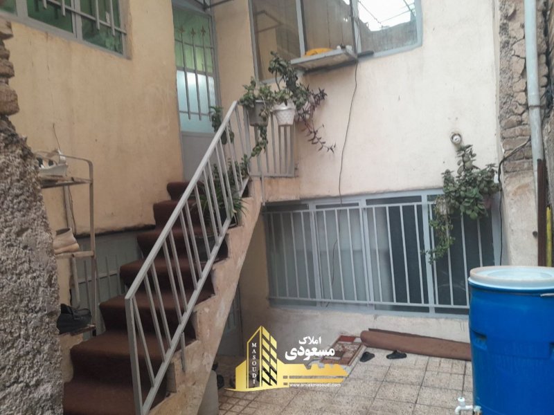 ویلا 102 متری یک خوابه در چهار راه مخابرات شهریار14483737437