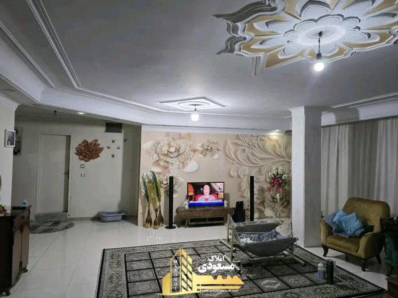 آپارتمان 135 متری دو خوابه در خیابان ولیعصر تهران14493037505