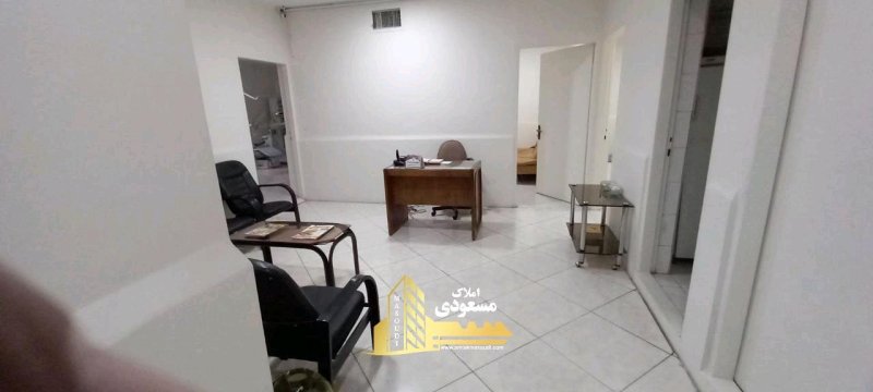 تجاری 102 متری سه خوابه در میدان امام خمینی شهریار14505637657