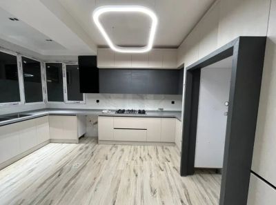 آپارتمان 185 متری سه خوابه در بنیاد قم