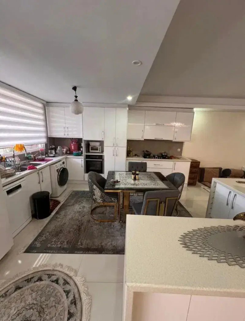 آپارتمان 80 متری دو خوابه در پونک تهران14510337705