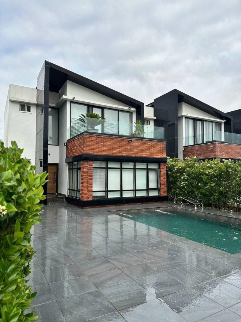 ویلا 300 متری سه خوابه در امیرآباد چمستان14511037723