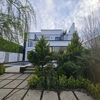 ویلا 350 متری سه خوابه در باغستان کرج