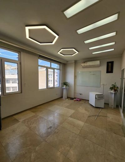 اداری 70 متری دو خوابه در جردن تهران