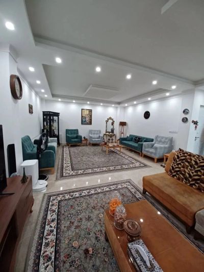 آپارتمان 306 متری سه خوابه در میدان ولیعصر رشت