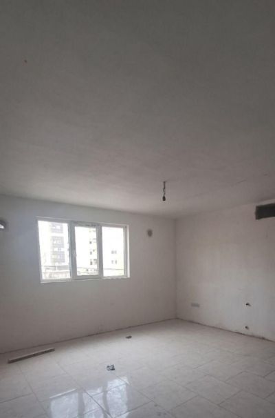 آپارتمان 83 متری دو خوابه در فاز 6 پرند