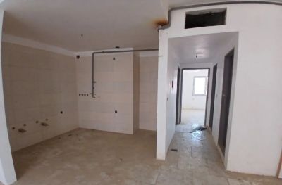 آپارتمان 82 متری دو خوابه در فاز 6 پرند