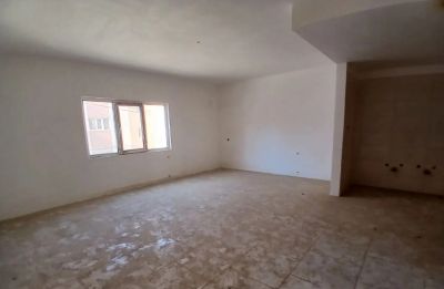 آپارتمان 82 متری دو خوابه در فاز 6 پرند
