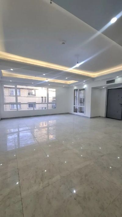 آپارتمان 112 متری دو خوابه در درختی تهران