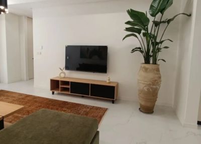 آپارتمان 75 متری دو خوابه در ولنجک تهران