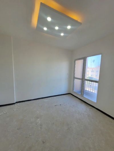 آپارتمان 82 متری دو خوابه در فاز 6 پرند