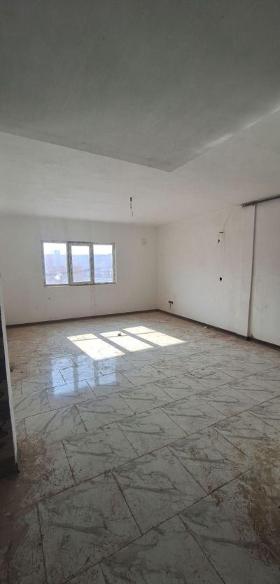 آپارتمان 83 متری دو خوابه در فاز 6 پرند